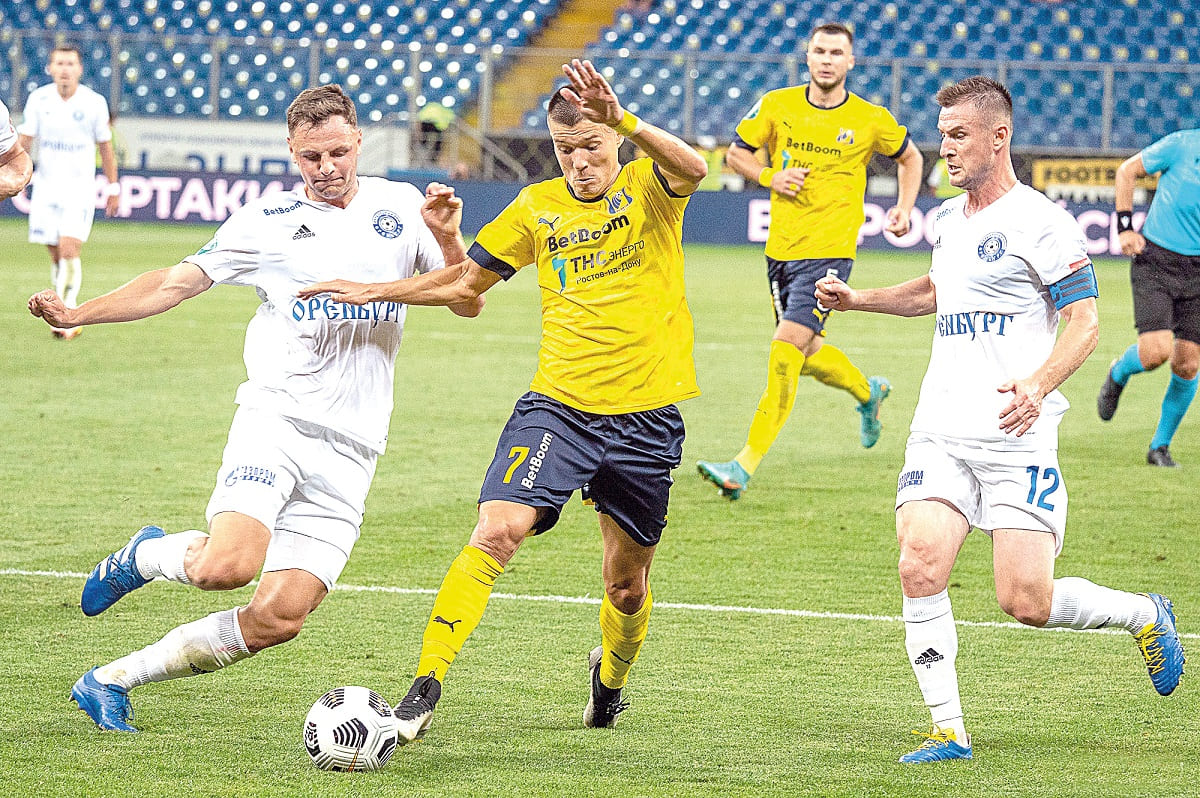 ﻿Футболисты «Ростова» в очередном домашнем матче чемпионата обыграли «Оренбург»