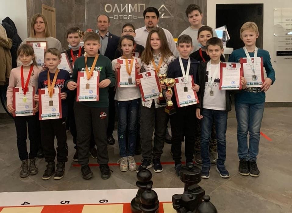 Команды «Наставник-Наше время» отличились на шахматных турнирах в Новороссийске
