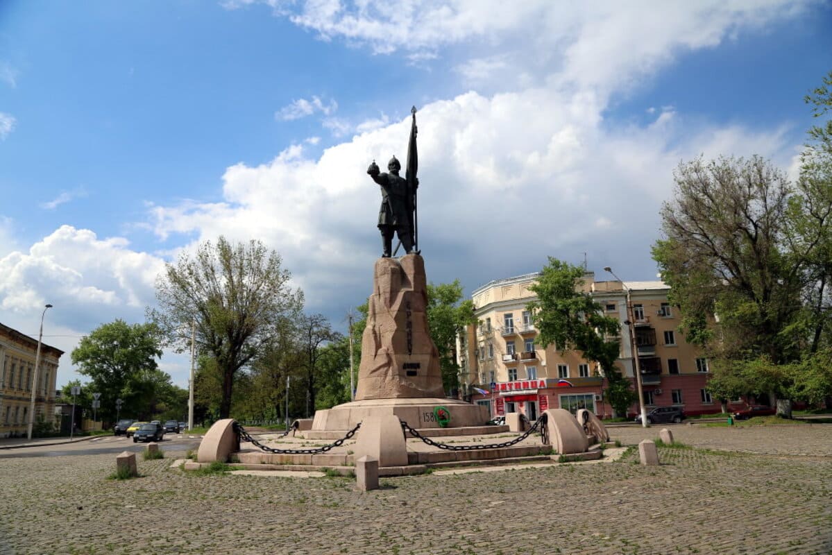 Прокуратура Новочеркасска требует через суд отремонтировать памятник Ермаку