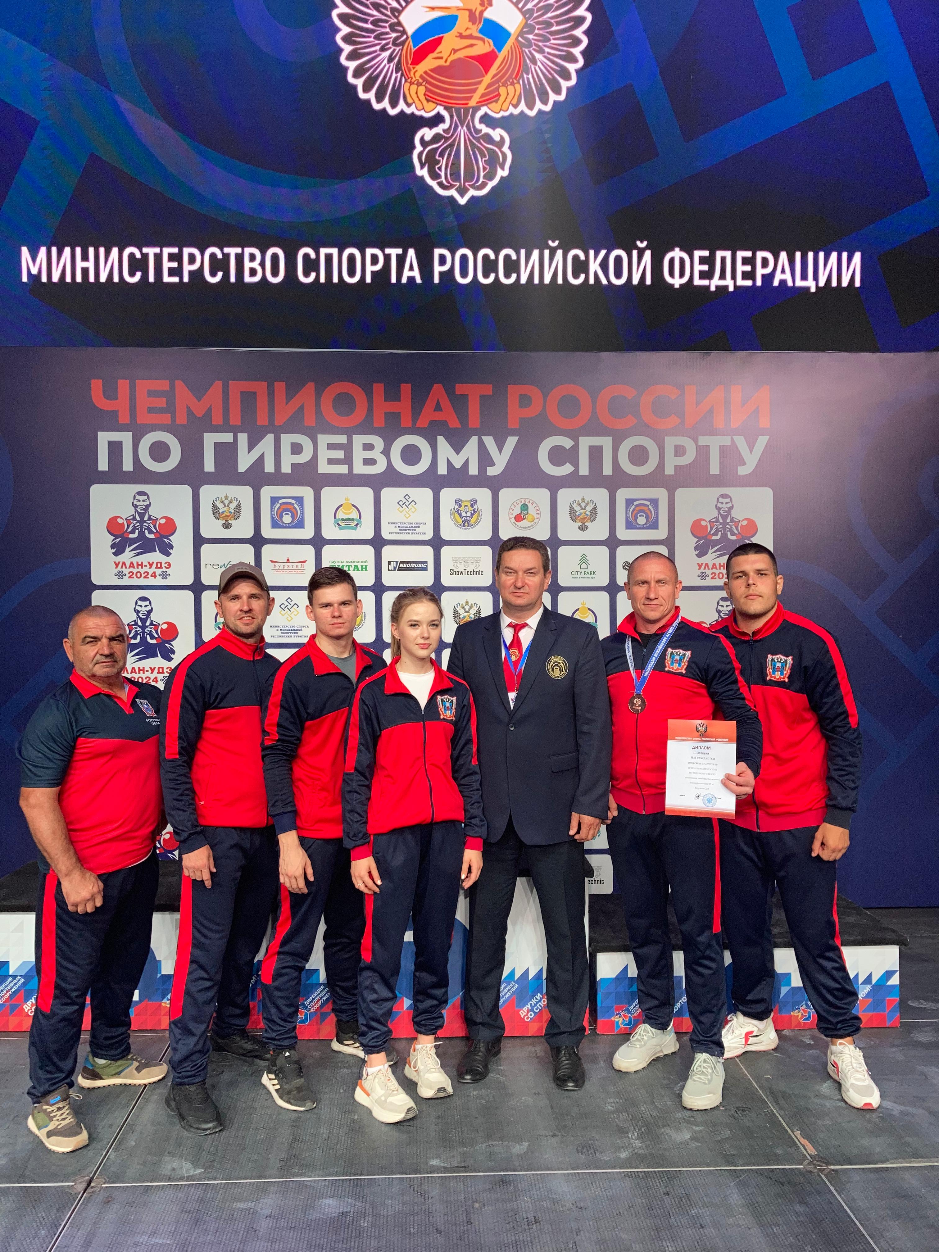 Донские гиревики дали бой самым именитым спортсменам России на соревнованиях в Улан-Удэ