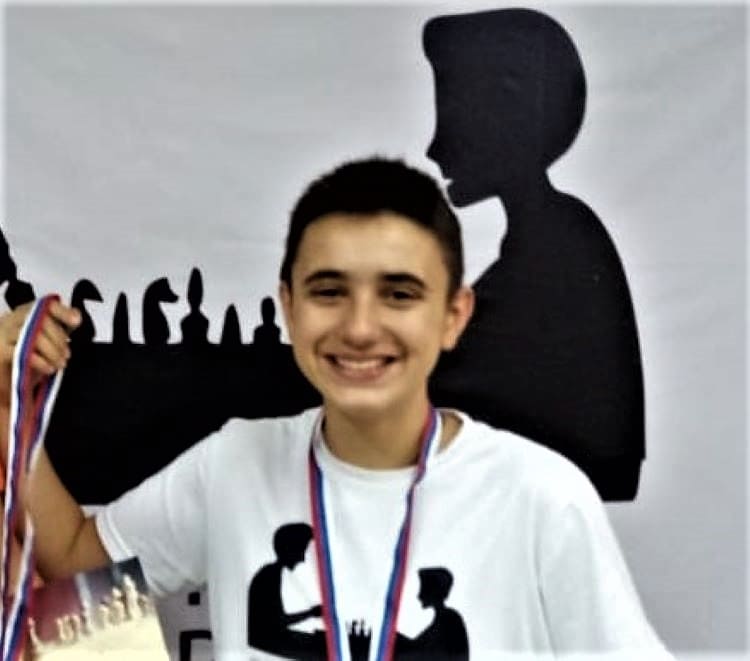 Клуб «Наставник» и «Наше время» организовали рапид для юных шахматистов