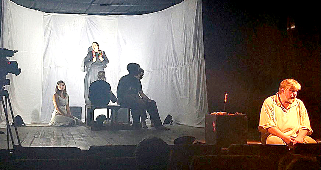 В Таганрогском камерном театре – ТаКТе – создали эскиз спектакля «Инстинкт самосохранения»