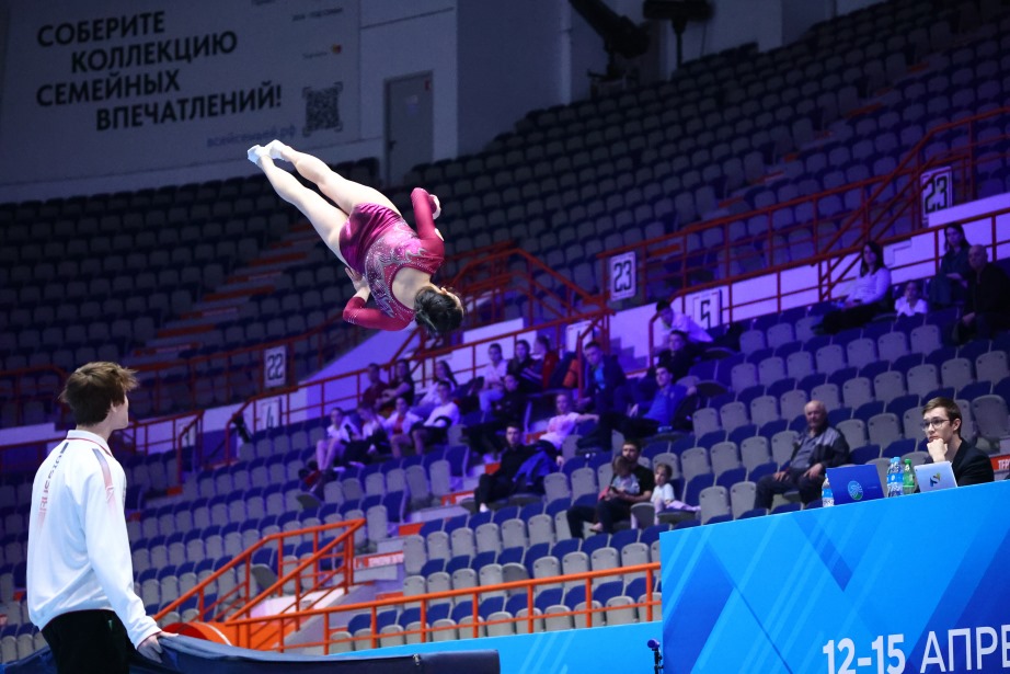 Донская акробатка завоевала награду чемпионата России