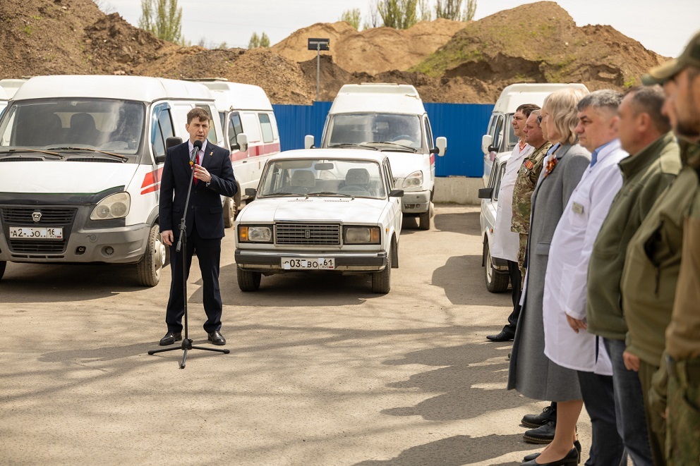 Жители Таганрога передали бойцам в зону СВО автомобили, предназначенные для выполнения боевых и повседневных задач - Новости, 01.05.2026