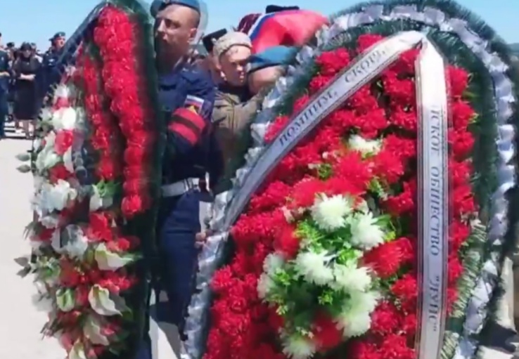 Церемония прощания с командиром отряда «Аксай» прошла с воинскими почестями