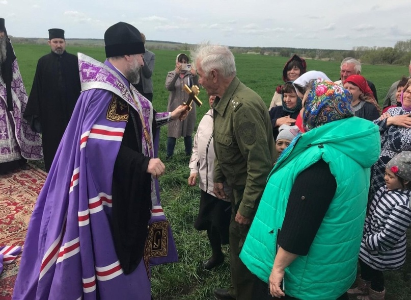 В Кашарском районе сегодня духовенство провело освящение полей