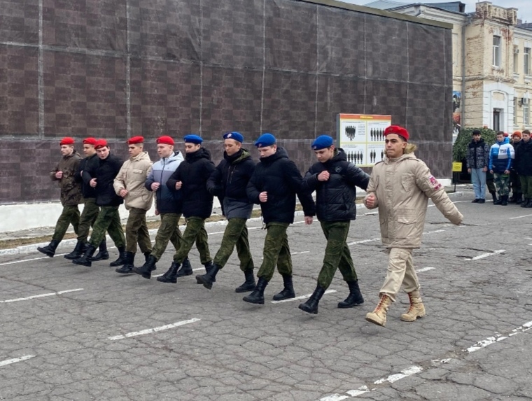 Юнармейцы Ростов-на-Дону провели первую тренировку к военному параду
