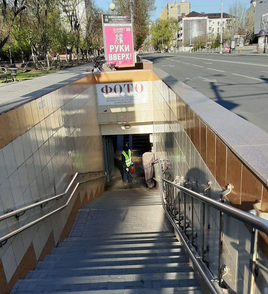 Переход находящийся. Пешеходные переходы в Ростове на Дону. Пешеходные переходы на улице Бибиревская. Подземный переход. Подземный пешеходный переход.