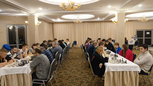 Гроссмейстер Артур Габриелян сегодня вечером выиграл в Ростове шахматный «Мемориал А.-Х. Кадырова-2025» Гроссмейстер Артур Габриелян сегодня вечером выиграл в Ростове шахматный «Мемориал А.-Х. Кадырова-2025» - Новости, 26.10.2025