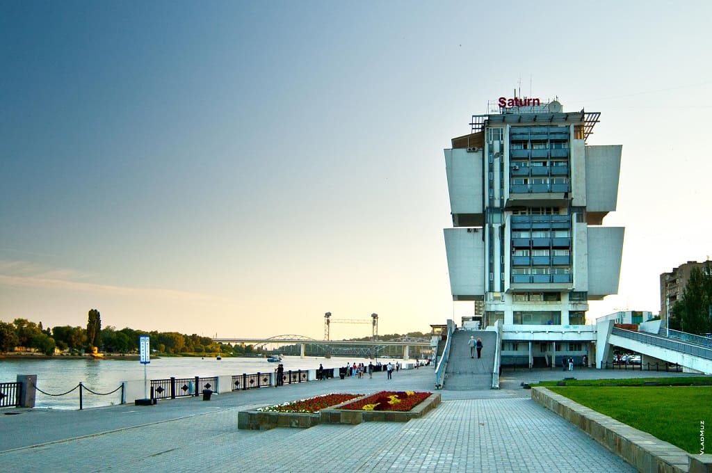 Знаменитый речной вокзал в Ростове лишили статуса памятника архитектуры