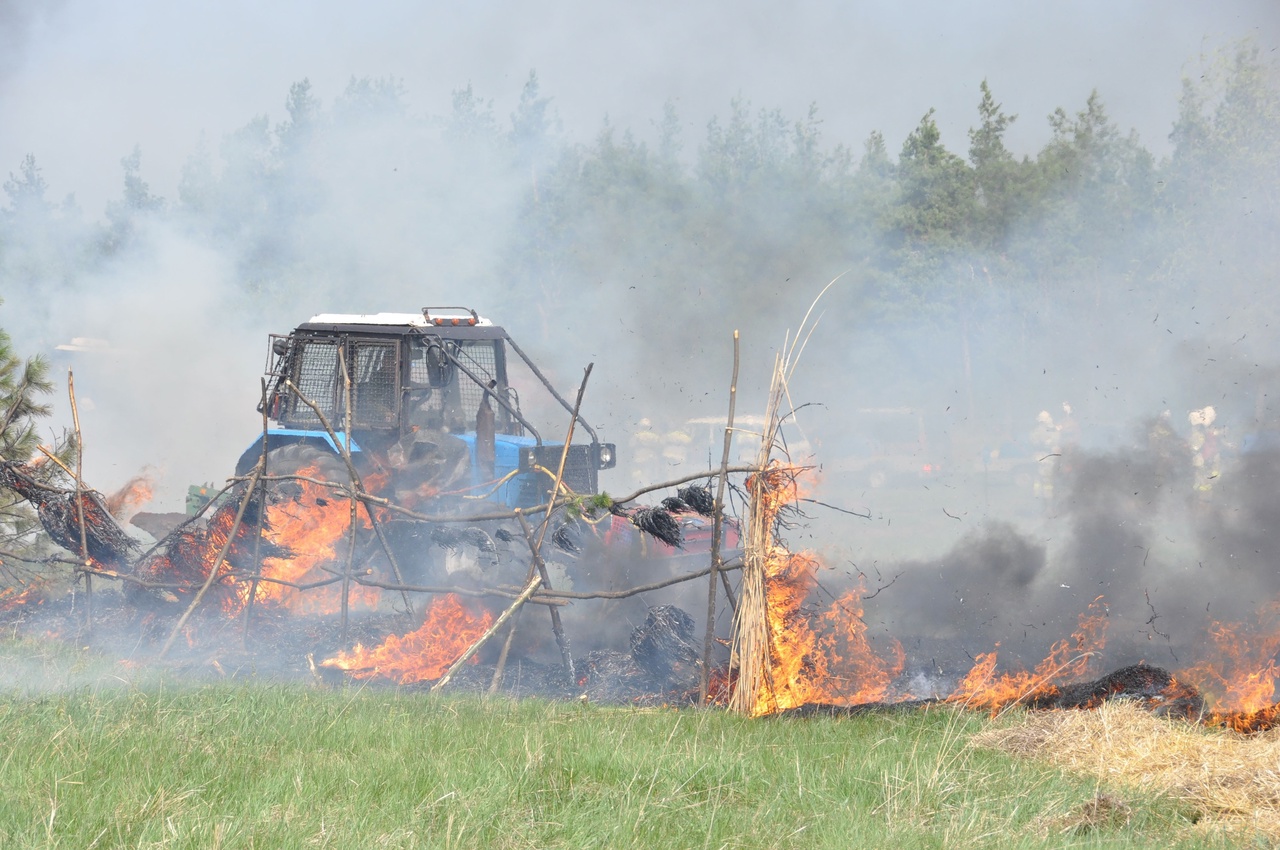 В Ростовской области пожарные и спасатели десятки раз среагировали на ДТП и пожары