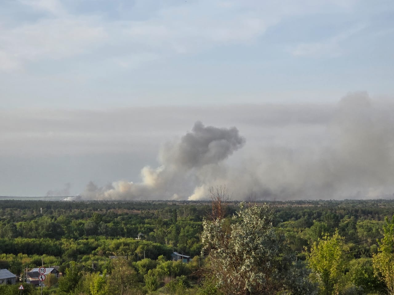 Причиной большого пожара в Тарасовском районе мог стать удар молнии