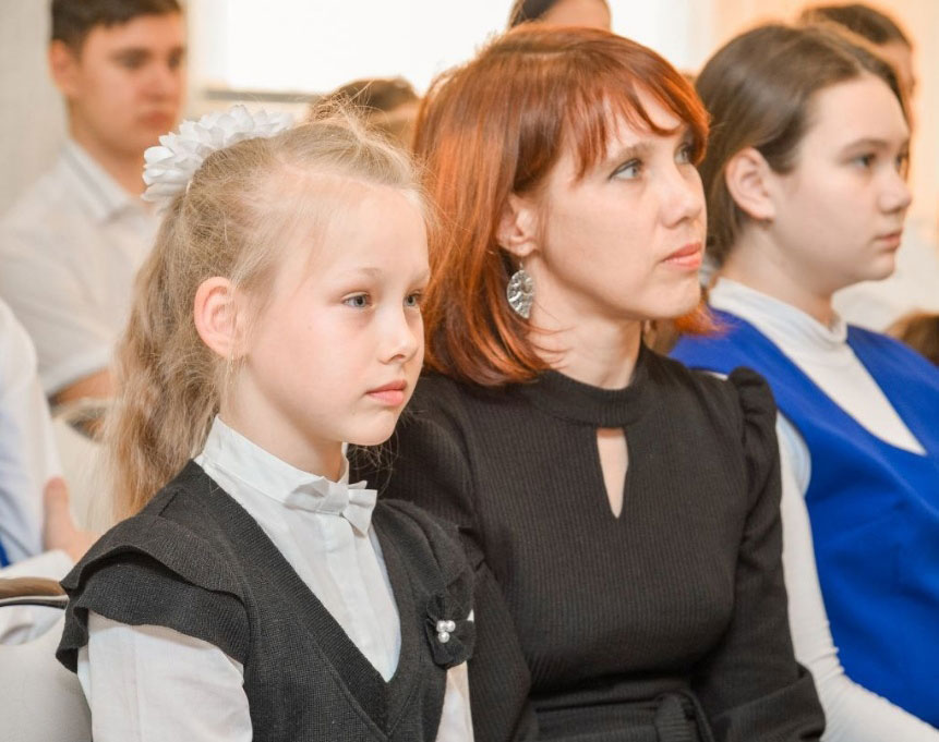 В Волгодонске чествовали одаренных ребят, блеснувших на творческом конкурсе «Слава созидателям»