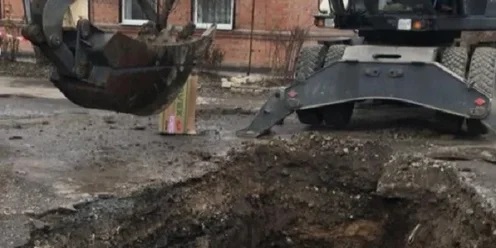 В Таганроге очередная авария на канализационном коллекторе