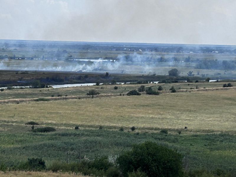 Сегодня в Аксайском районе тушили сразу два крупных ландшафтных пожара - Новости, 10.08.2026
