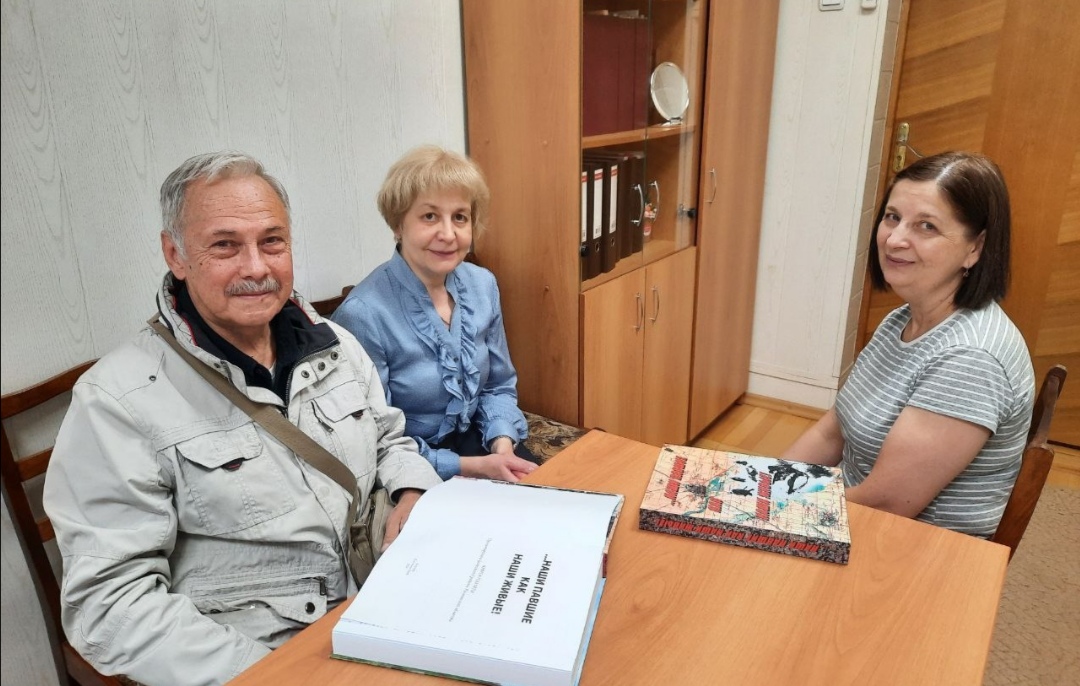Игорь Шмыгаль и Татьяна Бондарева выпустили книгу памяти о фронтовиках из Пролетарского района