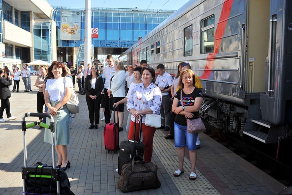 С вокзалов Ростовской области за полгода отправили более 2,5 миллиона пассажиров