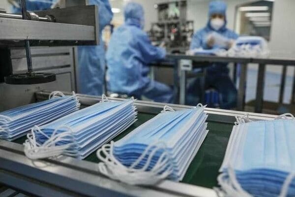 В Ростовской области выпустили 20 млн. медицинских масок