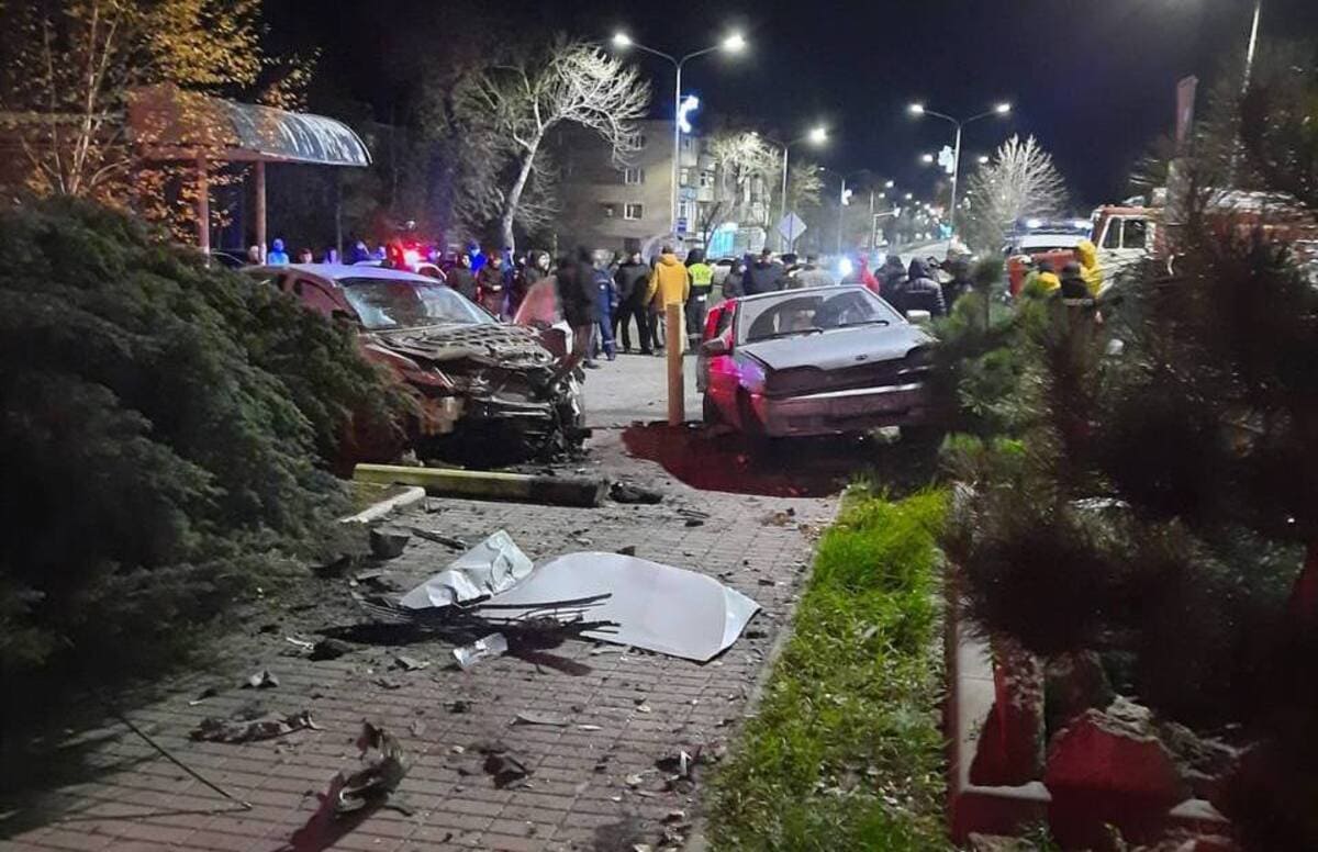 В Новошахтинске «Тойота-Камри» протаранила две машины: водитель погиб