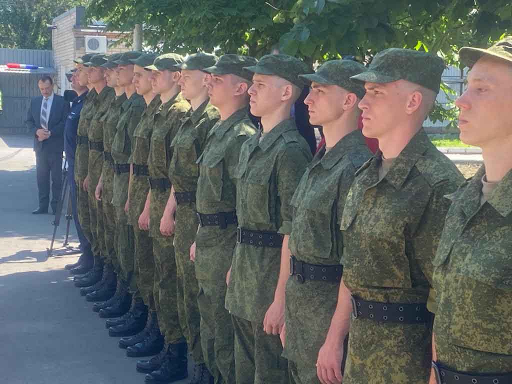 Донские призывники отправились на службу в Президентский полк