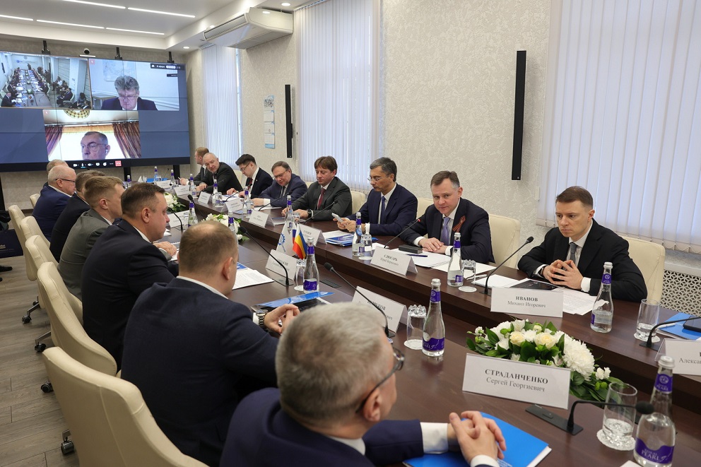 В Новочеркасске прошло выездное заседание комитета Госдумы по промышленности и торговле - Новости, 01.05.2026