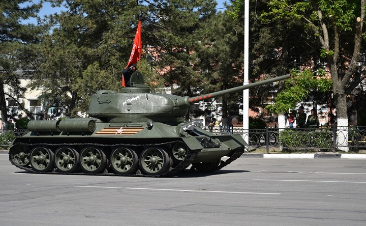 Участниками парада в Новочеркасске станут исторические машины