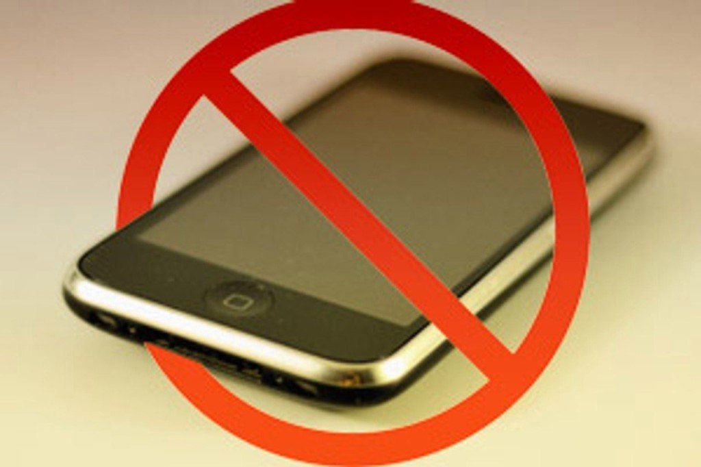 В резиденции правительства Ростовской области собираются ввести ограничения на использование смартфонов и других средств беспроводной связи