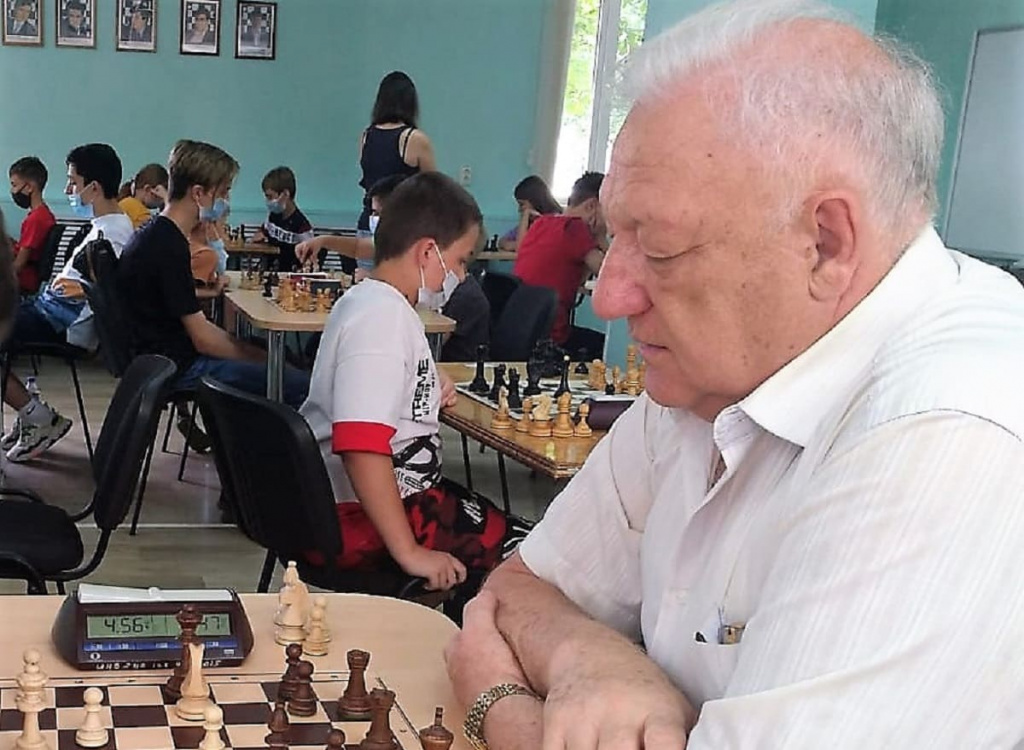 Международный гроссмейстер Николай Пушков Международный гроссмейстер Николай Пушков
