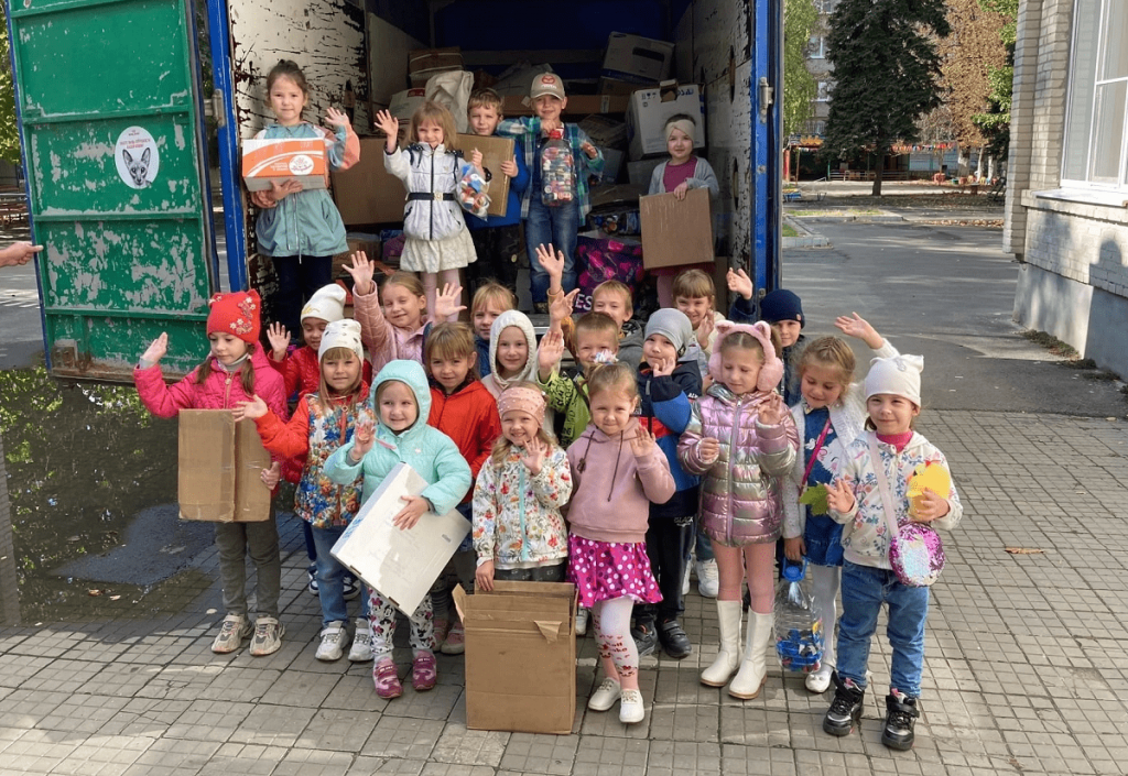 Воспитанники детского сада №18 города Азова победили в номинации «Самый большой собранный объем» среди детских садов — 2540 кг макулатуры Воспитанники детского сада №18 города Азова победили в номинации «Самый большой собранный объем» среди детских садов — 2540 кг макулатуры