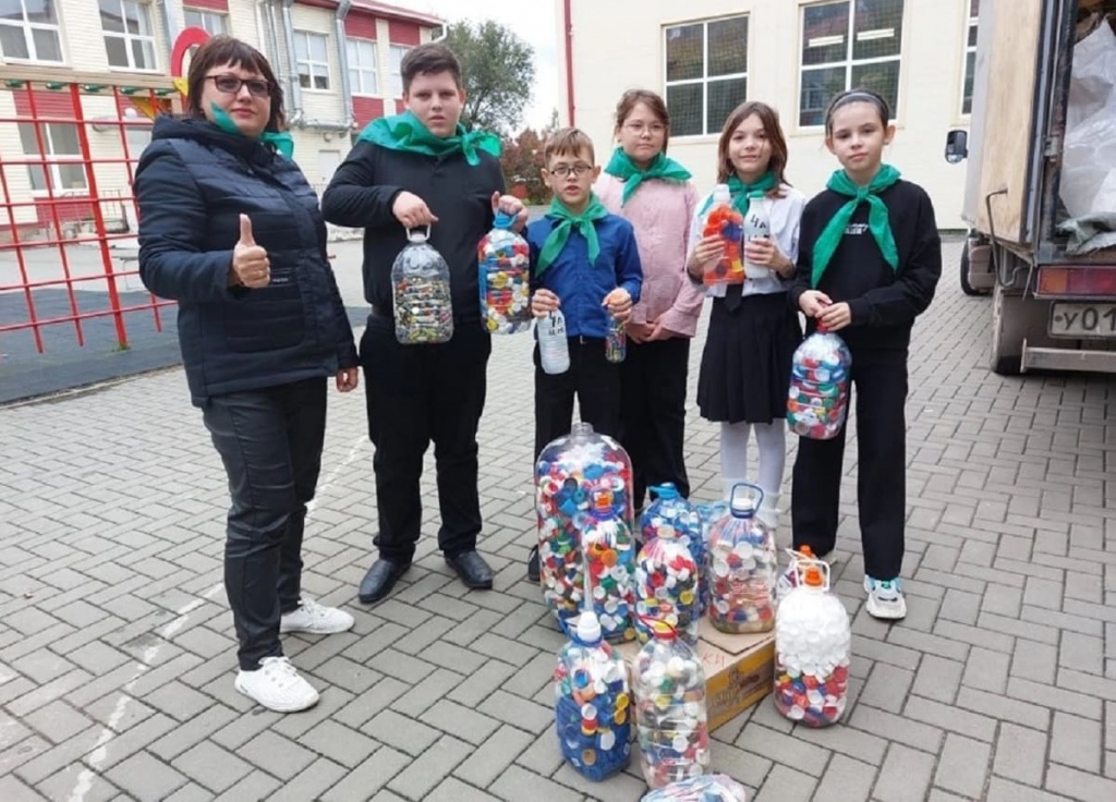 Донские школьники собрали 260 тонн макулатуры