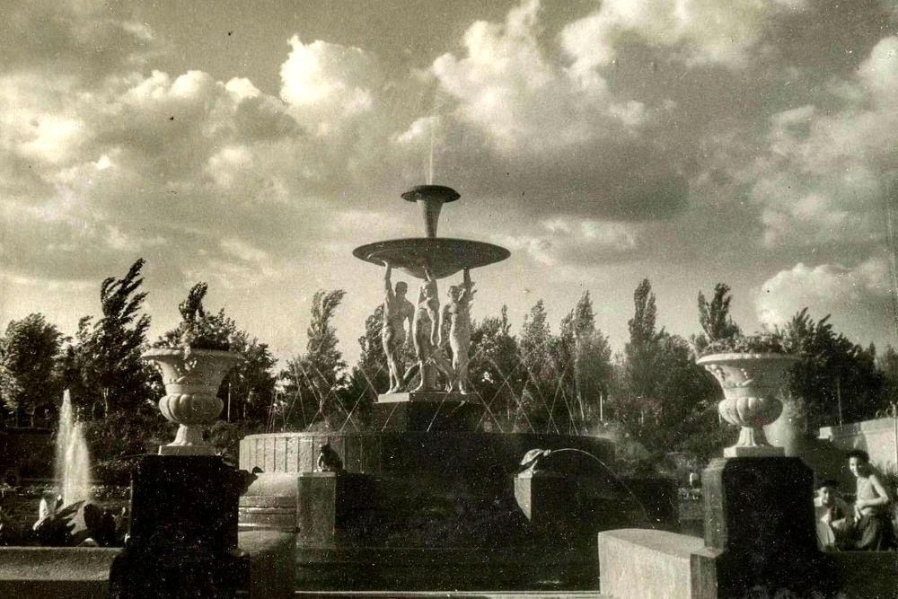 Атланты архив.jpg Атланты архив.jpg