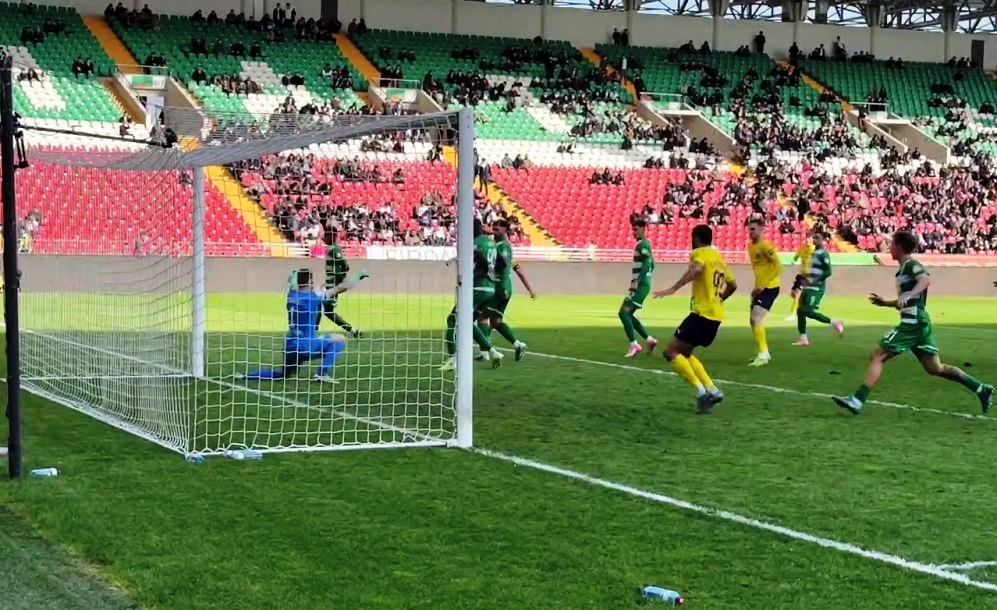 Футбол обзор 1.jpg Футбол обзор 1.jpg