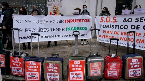 Испанские туристические фирмы требуют спасти отрасль