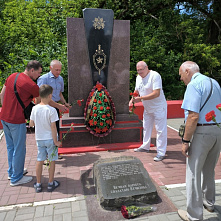 На Зеленом острове у Мемориального комплекса сегодня почтили память павших в Великой Отечественной войне