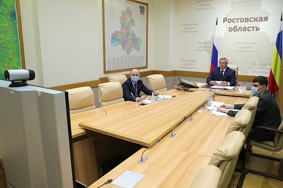 На снимке: во время совещания. Источник фото: пресс-служба правительства Ростовской области.