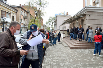 Хроники коронавируса: цена веры в коронавирус, виртуальные протесты и первый день выдачи пропусков в Ростове