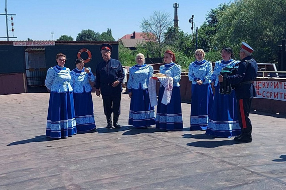 Первый регулярный пассажирский рейс Первый регулярный пассажирский рейс