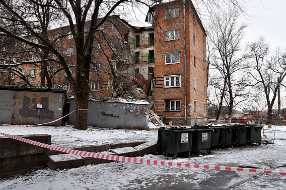 Участившиеся обрушения жилых домов Ростове можно считать зримой демонстрацией падения качества жизни горожан.имво