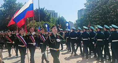07 05 2025 Донские студенты посвятили 80-летию Победы парад и национальный рекорд