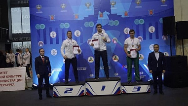 Шахтинский гиревик победил на международном уровне