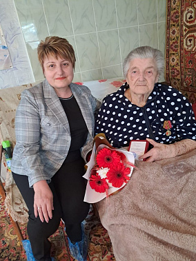  В Мартыновском районе ветеранам вручают медали