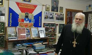 Военные поощрили представителя духовенства