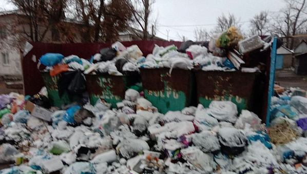 Контейнерная площадка для сбора мусора в Гуково. Фото из соцсетей.