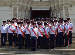 Кадетский погон улетел в небо...