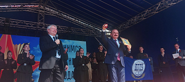 07 05 2025 Донские студенты посвятили 80-летию Победы парад и национальный рекорд